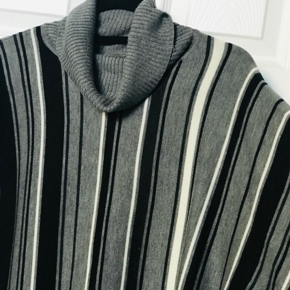 NY&Co XL Slouchy Turtleneck Dolman Sleeve Sweater - Picture 4 of 9